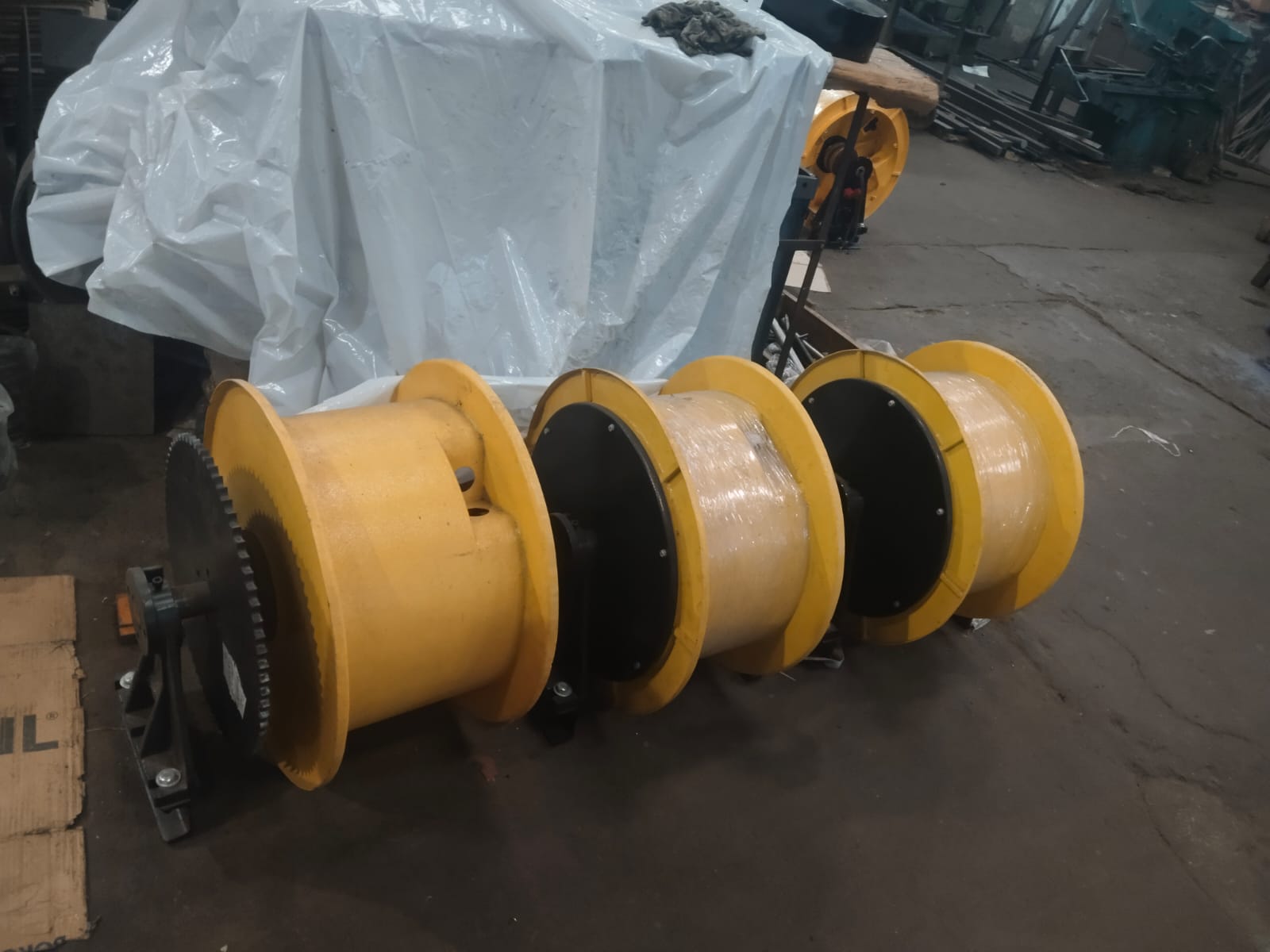 Wire rope hoists